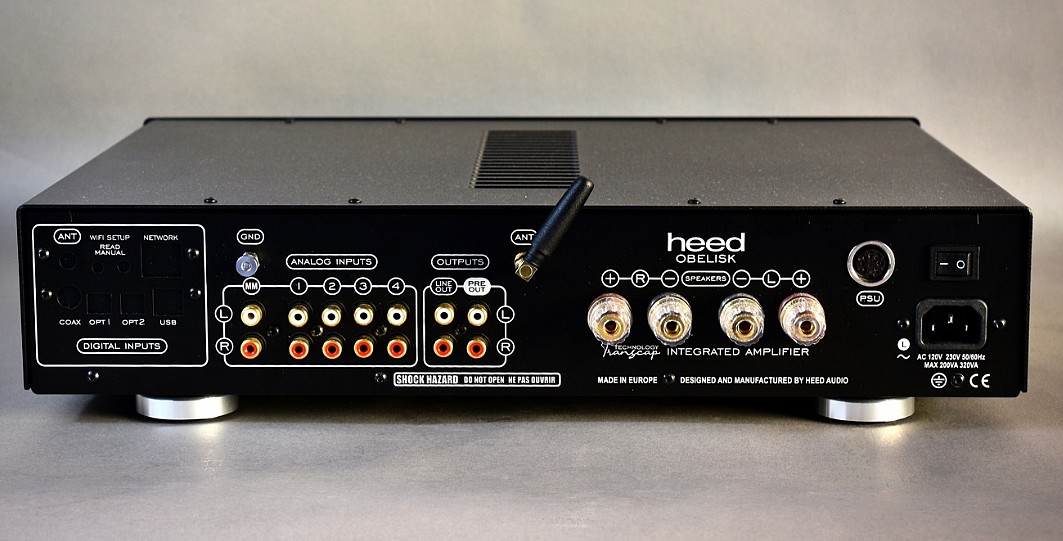 Heed Obelisk napájení